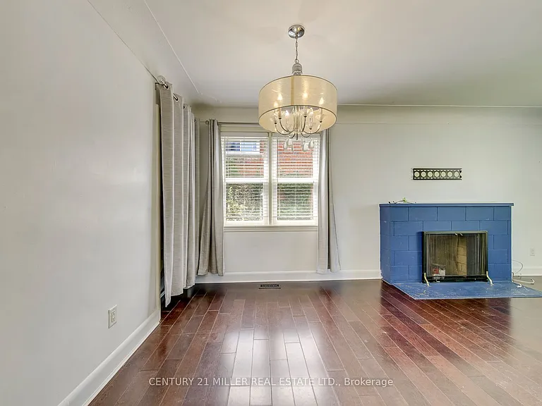 2048 Edinburgh Dr — Photo 10