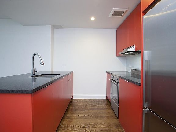 3rd image of 954 Bergen St APT 2D