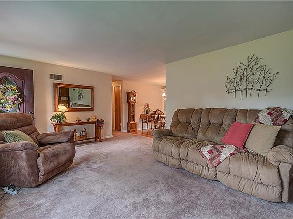 5th image of 29 Bellewood Cir