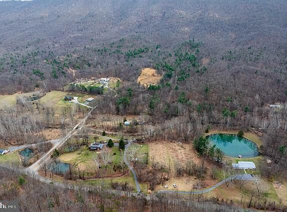 4th image of Hopkins Gap Rd