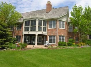 22043 W Vernon Ridge Dr, Mundelein, IL 60060