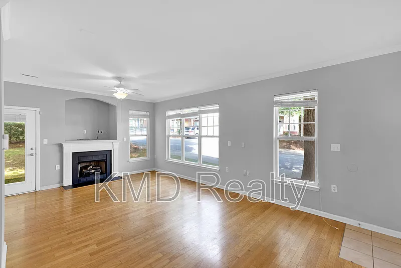 3 bed, 2.5 bath, $1,850 — Photo 4