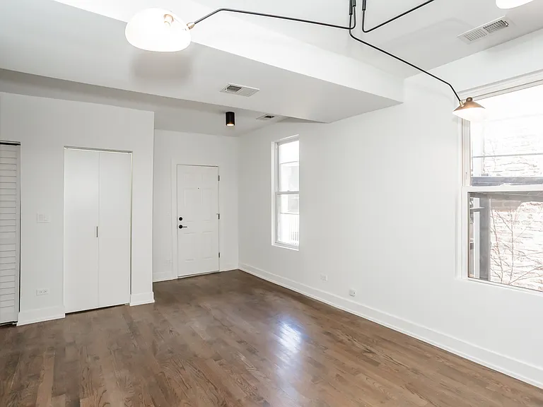 1418 W Blackhawk St #2RF — Photo 7