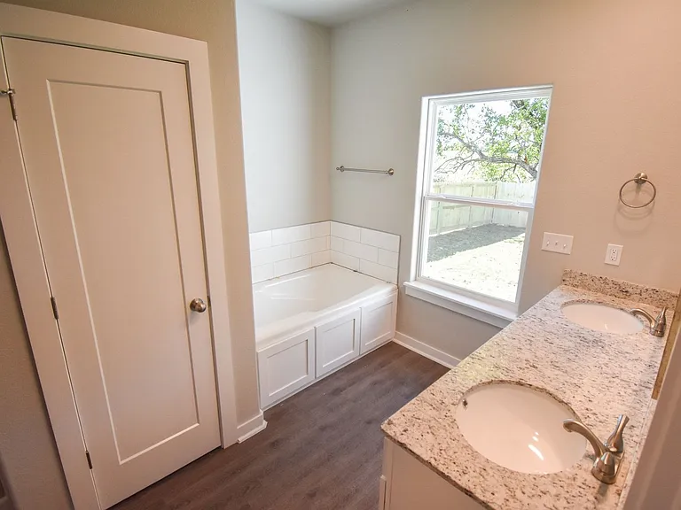 467 N Tacoma St — Photo 19