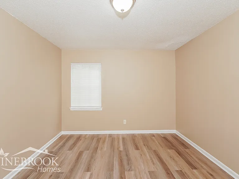 517 Harlem Ave — Photo 7