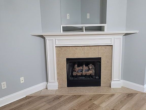 2nd image of 902 Applebrook Dr