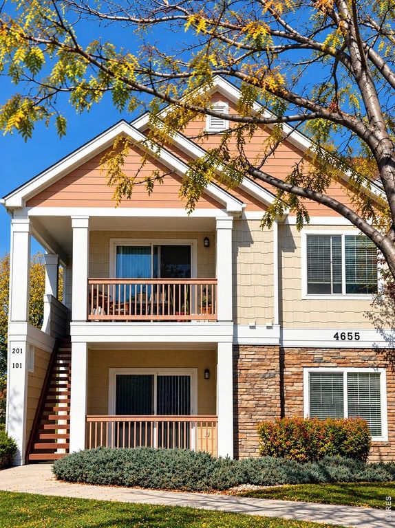 4655 Hahns Peak Dr #201