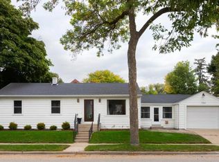 150 E Lancaster Ave, Whitefish Bay, WI 53217