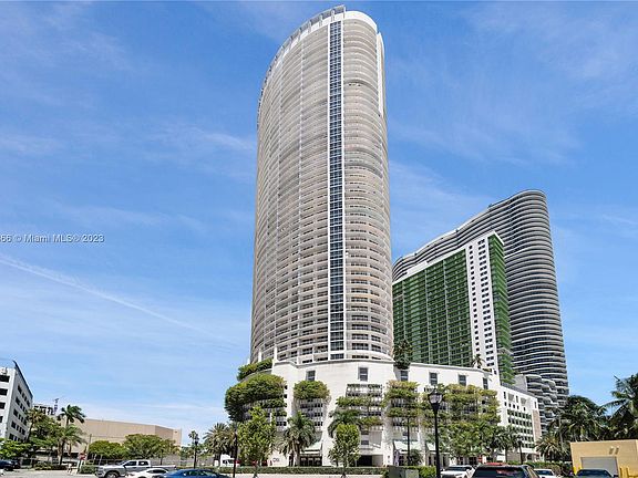 2nd image of 1750 N Bayshore Dr APT 3208