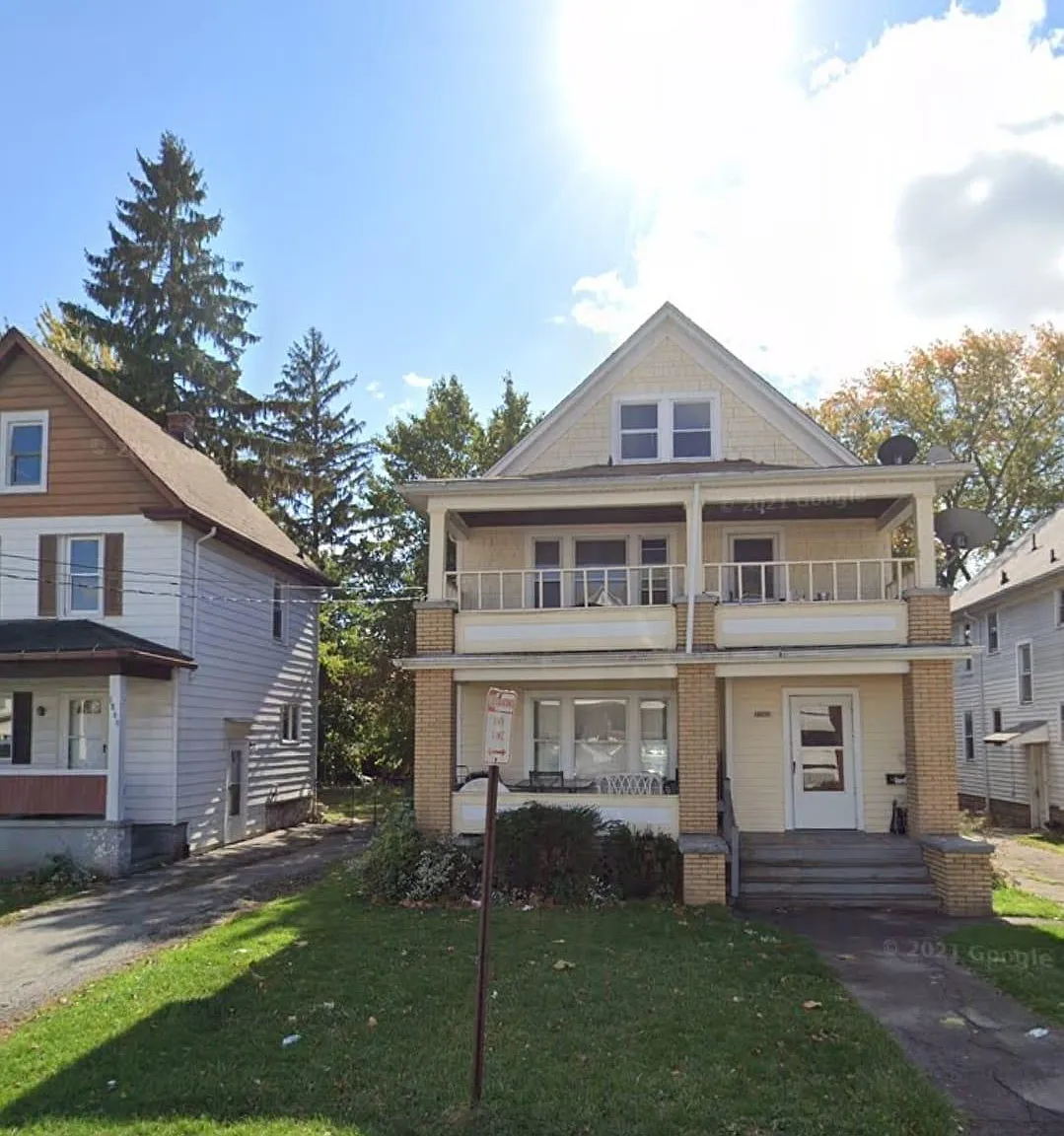 1865 Cleveland Ave — Photo 1