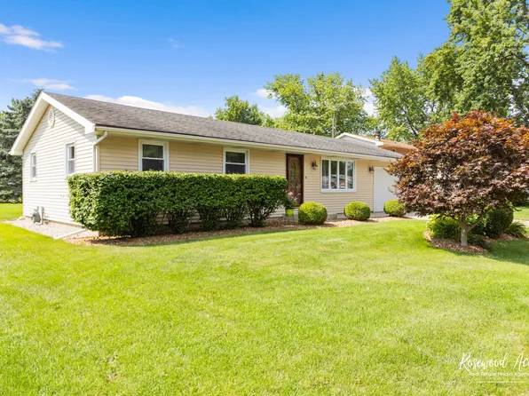 502 E 3rd St, Herscher, IL 60941