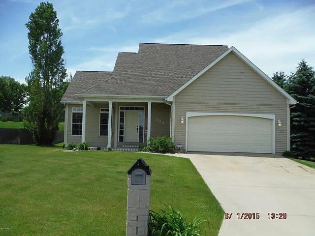 339 Goldenview Dr photo 1