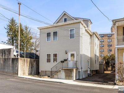 7 Edison Pl, East Rutherford, NJ, 07073