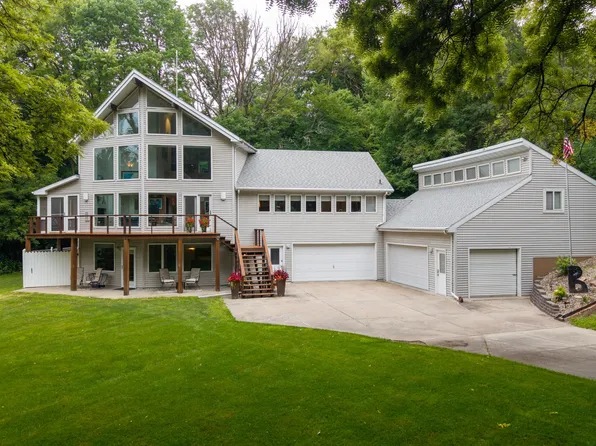 16564 Dixon Dr, Honey Creek, IA 51542