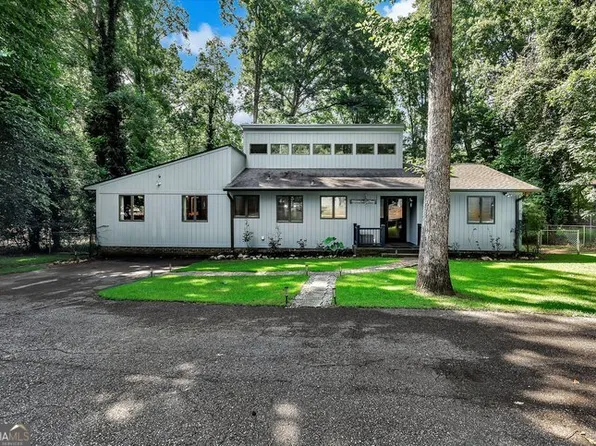 123 Forest Dr, Townville, SC 29689
