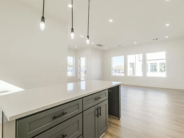 8315 Brecha Ln — Photo 18