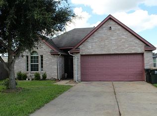 372 Newcom Ln, Sealy, TX 77474
