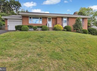 1 Craig Dr, Reading, PA 19606