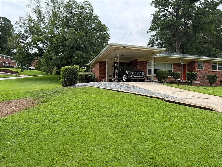 2465 Miriam Ln — Photo 24