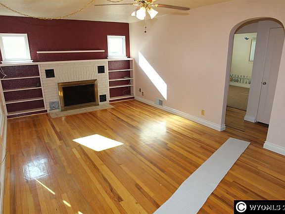 4th image of 1409 Grace Ave