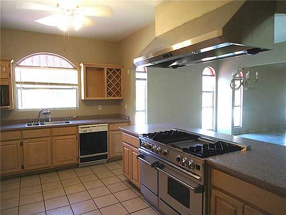 4th image of 6767 Westside Dr