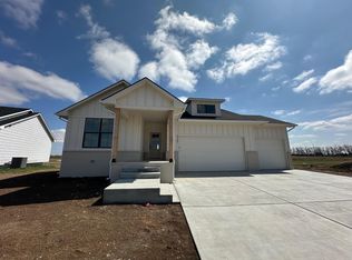 2704 S Clear Creek Cir, Wichita, KS 67230