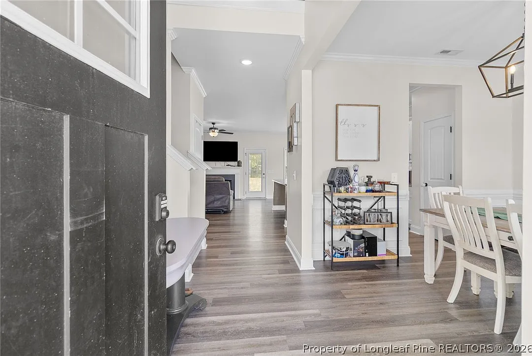 4 bed, 3.5 bath, 2389 sqft, $2,600 — Photo 4