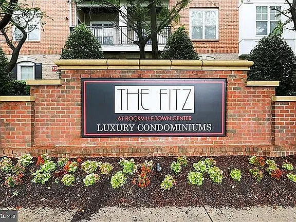 Welcome to this bright and spacious condominium offering an open-concept floor — Photo 1