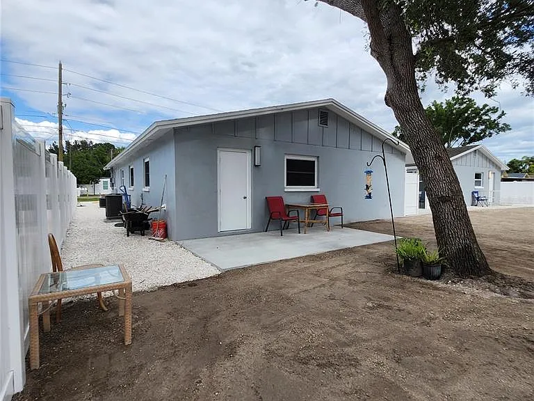 15414 Avalon Ave #2 — Photo 8