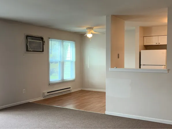 4313 Centennial Ct APT 3, Gurnee, IL 60031