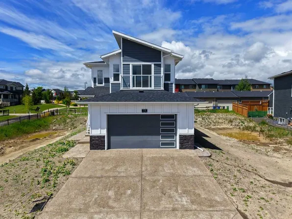 75 S Sunvalley Way, Cochrane, AB T4C 0X8