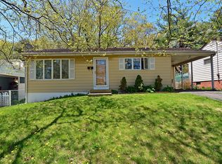 119 Kendall Dr, Parlin, NJ 08859