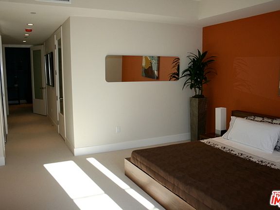 4th image of 1517 S Bentley Ave APT 302