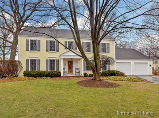 75 Foxwood Ln, St Charles, IL 60174