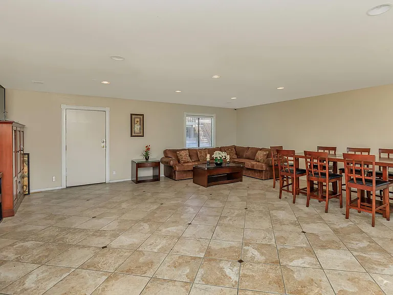 Smoketree Apartments — Photo 26
