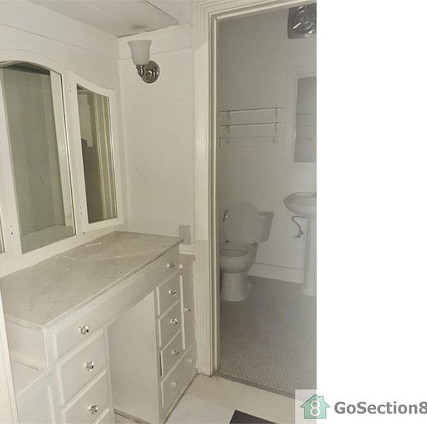 2nd image of 1432 N Formosa Ave APT 14