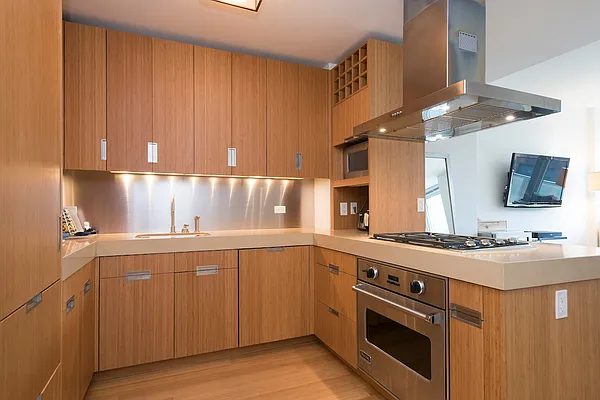 Rented by Compass | media 7