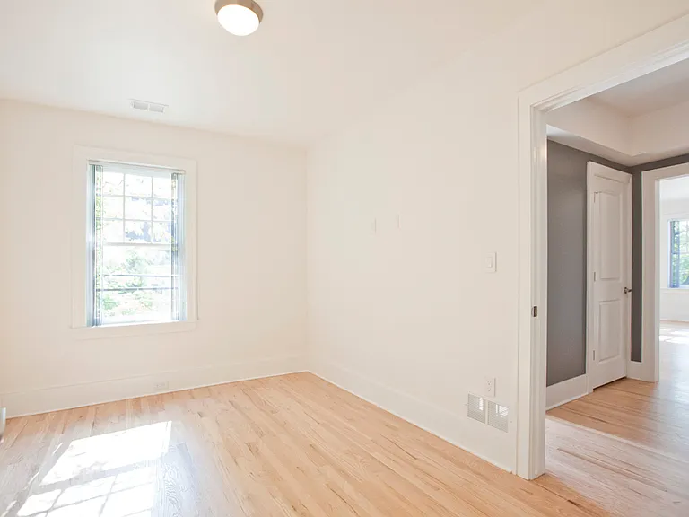 1400 Van Dyke St #301 — Photo 11