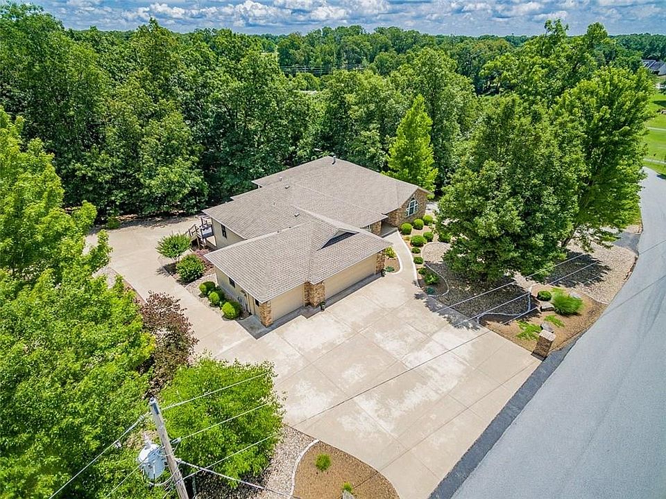 1st image of 35 Taylor Dr