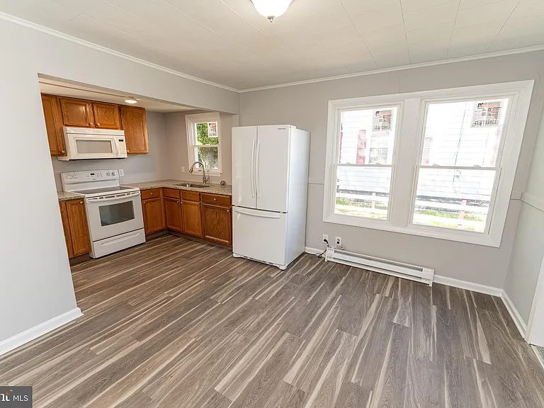 1507 Race St — Photo 15