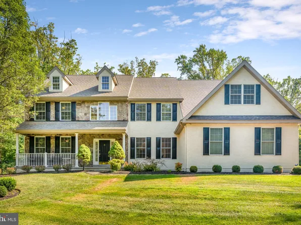 4 Wildwood Dr, Malvern, PA 19355