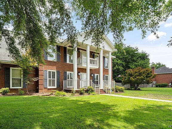 2nd image of 814 Amberwood Dr