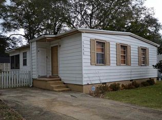 6640 Cedar St, Milton, FL 32570