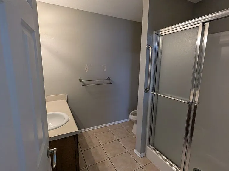 802 Ash Ct — Photo 9