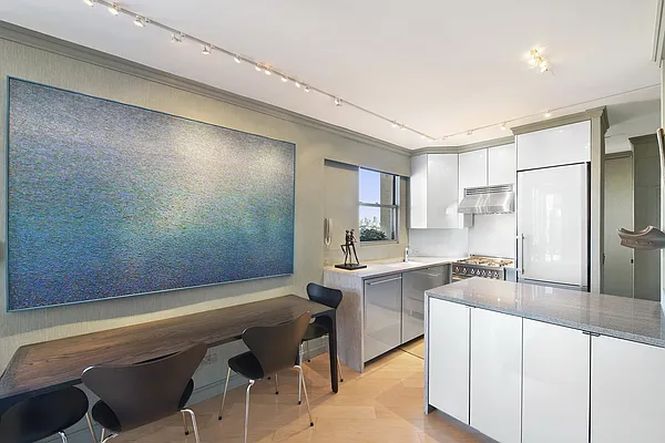 Sold by Nest Seekers International | media 11