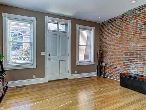 3rd image of 913 Allen Ave