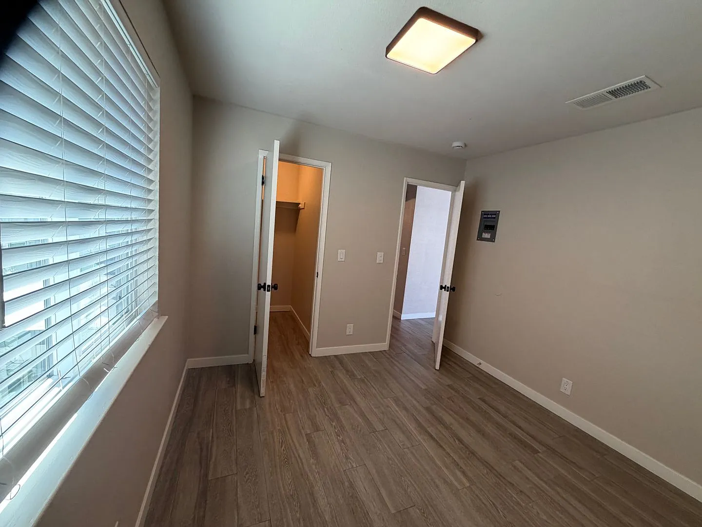 116 N Yosemite Ave — Photo 4