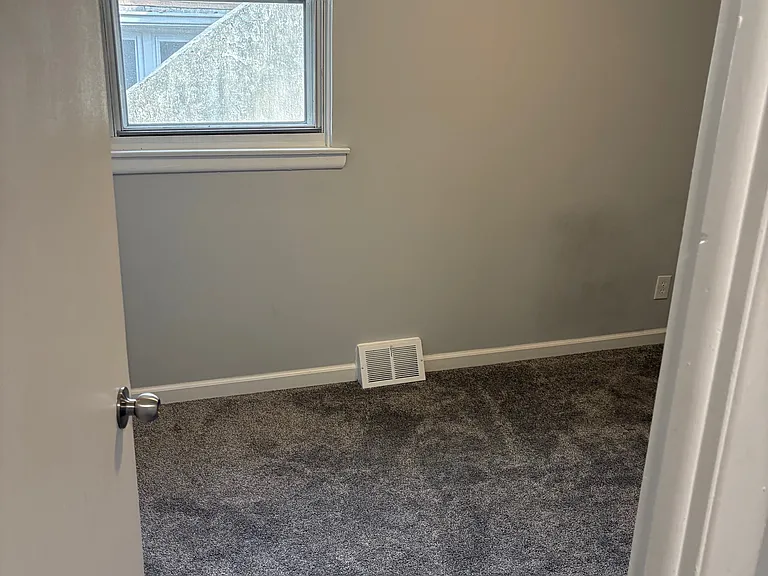 284 Osborn St #1 — Photo 14