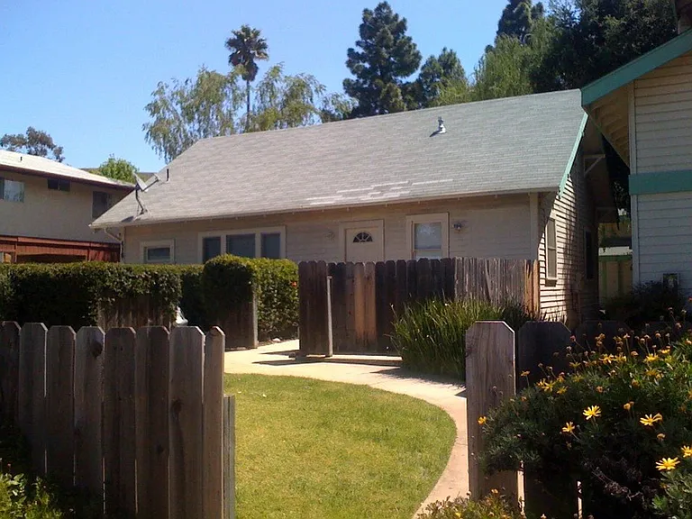 416 Hathway Ave — Photo 1