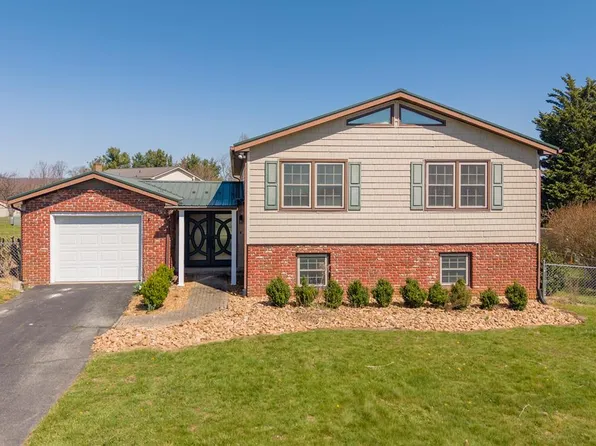 1260 Crestview Dr, Wytheville, VA 24382